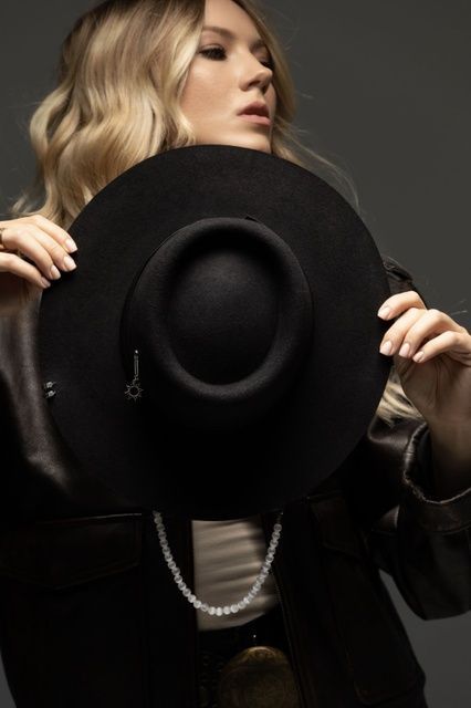 Women's felt boater hat with decor and chain, black