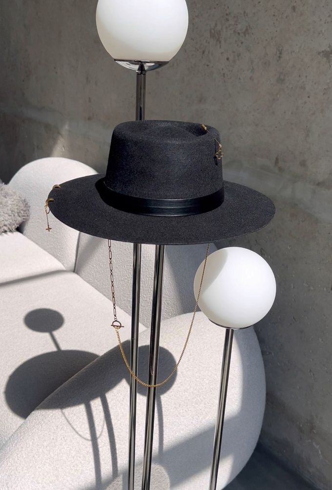 Women's felt boater hat with decor and chain, black